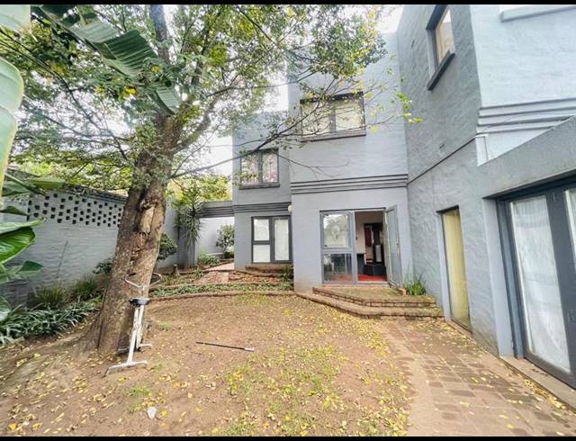 6 BEDROOM HOUSE FOR SALE IN ORANGE GROVE